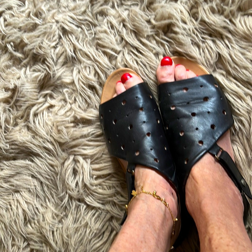 Chic black shoes